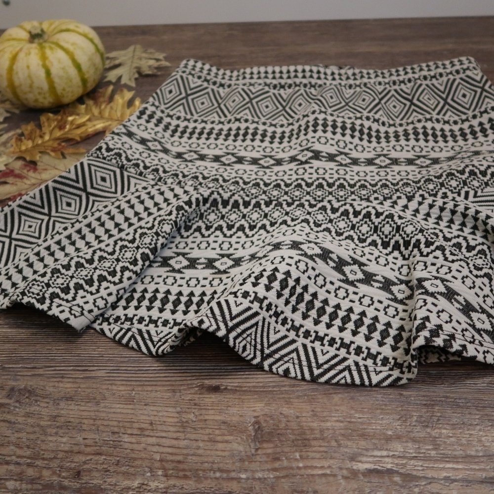 Princess Vera Wang Geometric Ruffle Mini Skirt Black White Boho Aztec Juniors Me - Picture 6 of 10